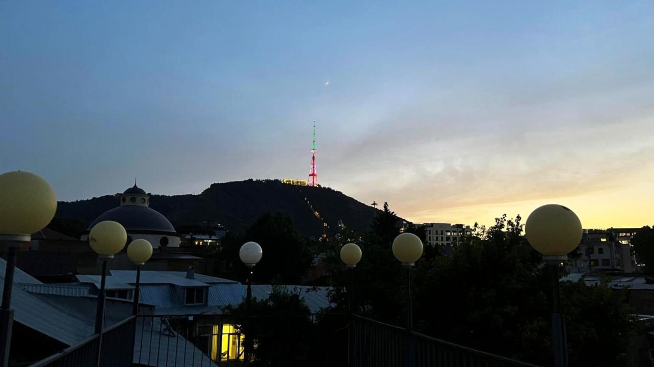 Hotel Lika Tbilisi Exteriör bild