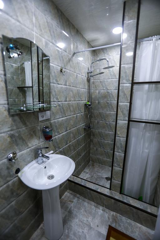 Hotel Lika Tbilisi Exteriör bild