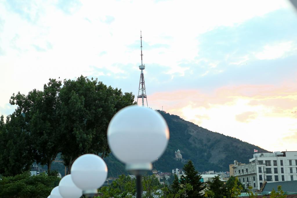 Hotel Lika Tbilisi Exteriör bild